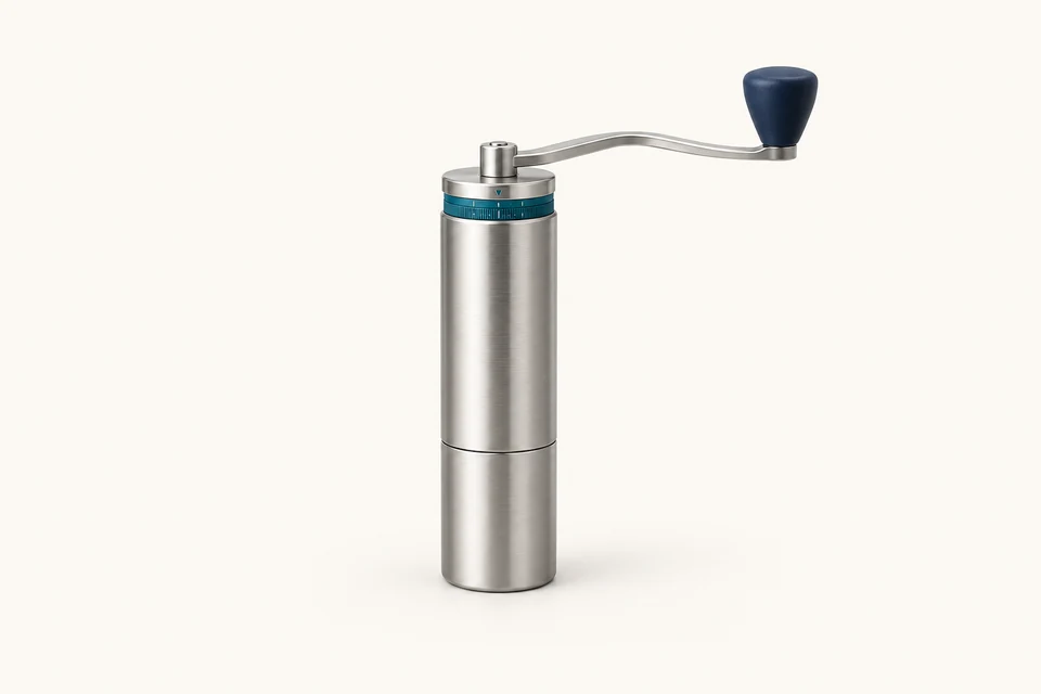 AI kavram çizimi; ürün fotoğrafı değil: Manual coffee grinders (hand burr grinders)
