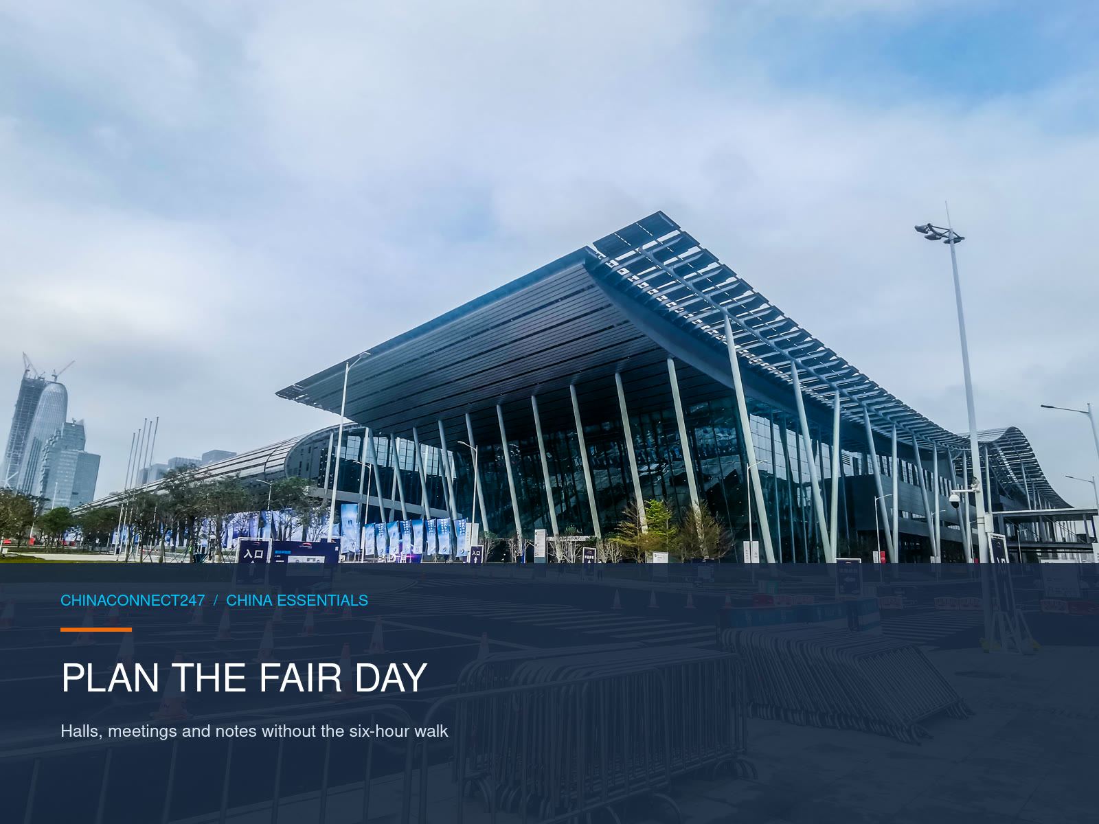 Canton Fair Complex Zone D buitenzijde met toegangsbanen en halborden